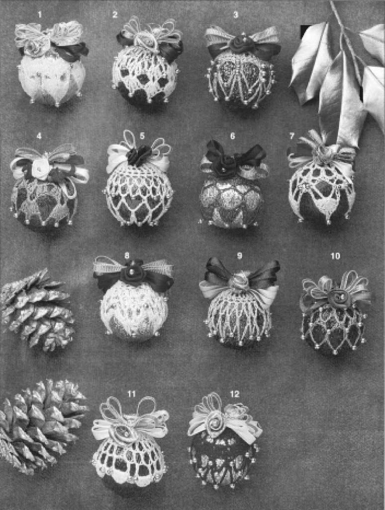 Christmas Thread Crochet Patterns: Itsy Bitsy Ornaments